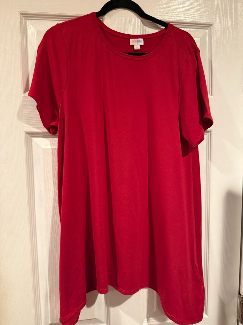 LuLaRoe Red Short Sleeve Crewneck Tunic